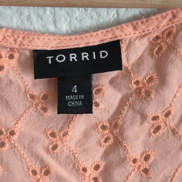 Torrid Smocked Babydoll Top - Voile Eyelet Peach Womens Size 4 - Picture 8 of 15